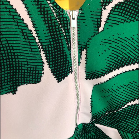 Tropical V-Neck Peplum Top - Picture 5 of 7